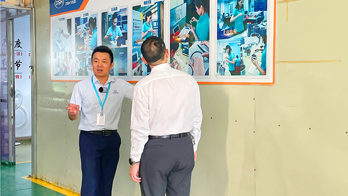 2質(zhì)檢部與倉庫牛商央視財經(jīng)評論員單仁與東晟密封件胡燕林 (3) 2質(zhì)檢部與倉庫牛商央視財經(jīng)評論員單仁與東晟密封件胡燕林 (3)