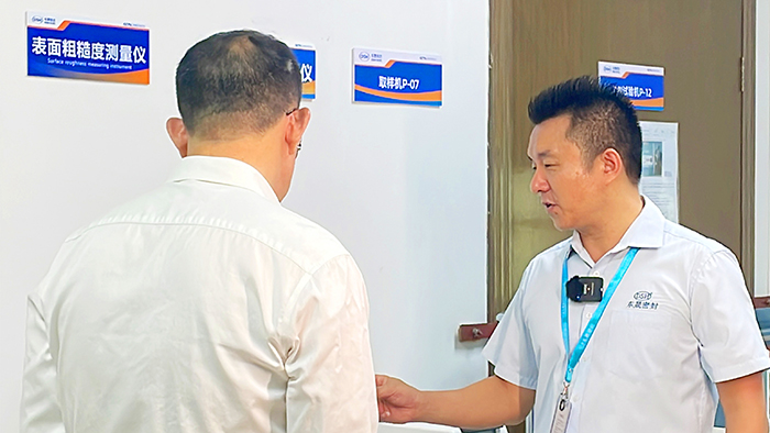 3實驗室與產(chǎn)品展覽室牛商央視財經(jīng)評論員單仁與東晟密封件胡燕林 (1) 3實驗室與產(chǎn)品展覽室牛商央視財經(jīng)評論員單仁與東晟密封件胡燕林 (1)